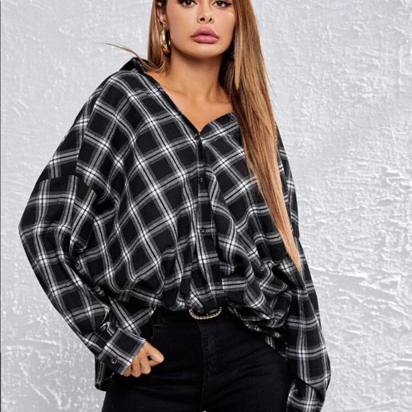 SHEIN | Tops | Black Plaid Flannel Crop 